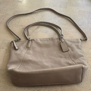 Coach leather shoulder/crossbody bag